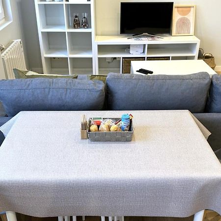 Acogedor Apartamento En Ronda Outeiro 210 ア・コルーニャ エクステリア 写真