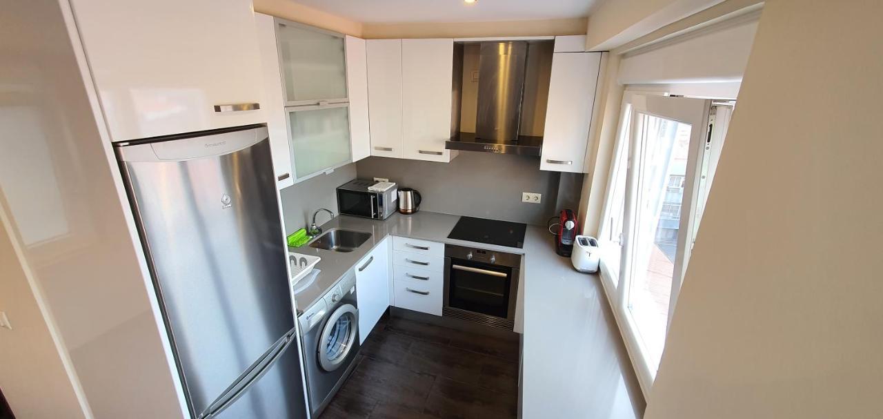 Acogedor Apartamento En Ronda Outeiro 210 ア・コルーニャ エクステリア 写真